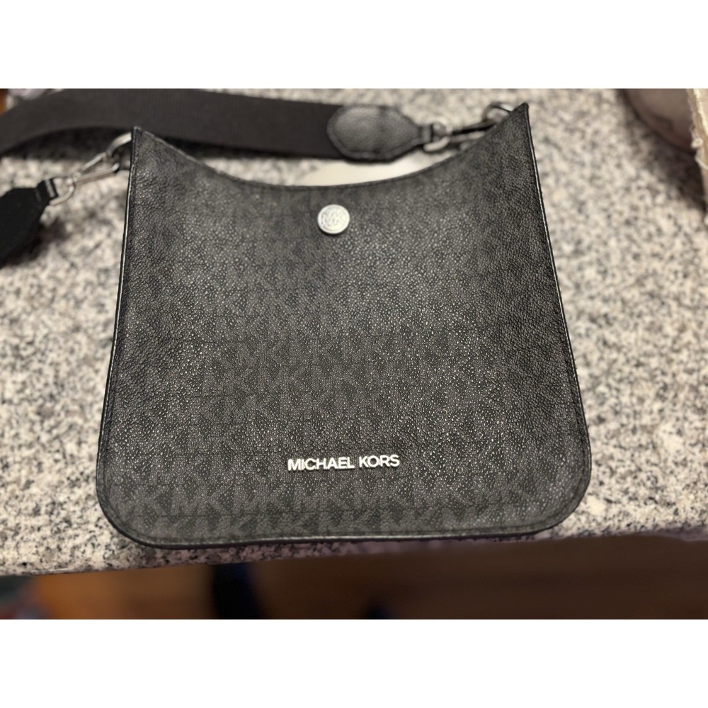 Michael Kors Briley Small Messenger Shoulder Bag Black with Silver Hardware EUC